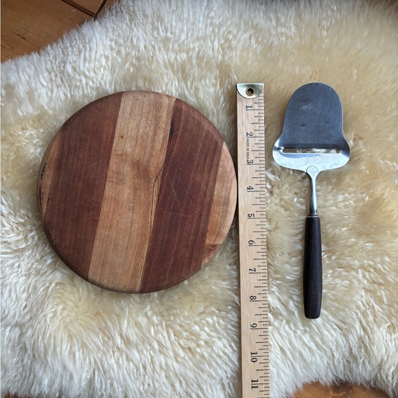 Vintage Cheeseboard and Slicer - Picture 8 of 8